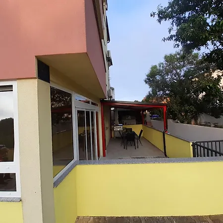 Apartment Nada Ližnjan